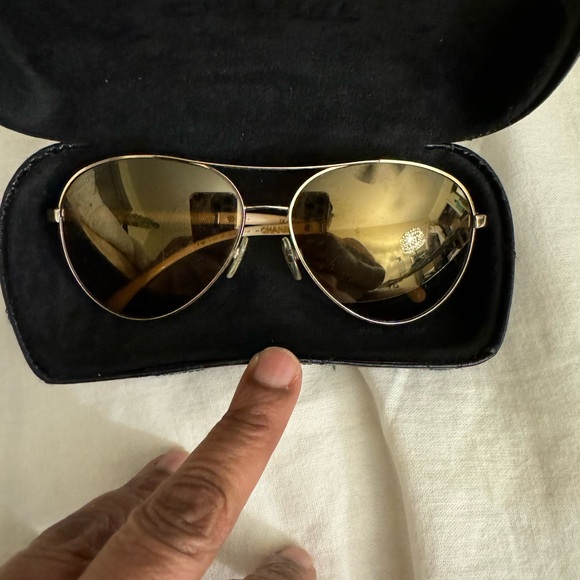 Authentic Chanel aviator mirrored Sunglasses - Picture 1 of 4